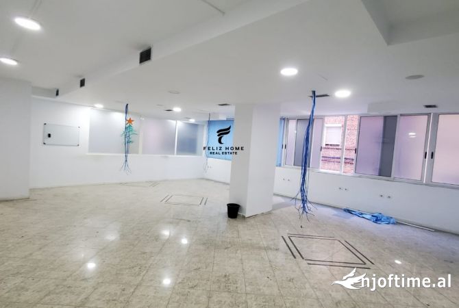Ambient biznesi me qera 3+1 ne Tirane - 3,100 Euro