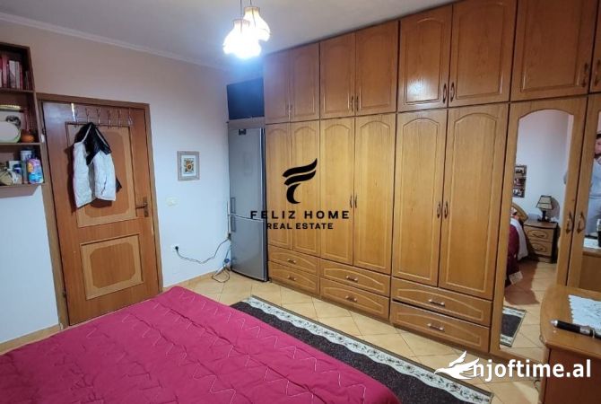 Shtepi ne shitje Apartament ne Tirane, 3+1, Mobilimi E mobiluar, Pagesa 165,000  Euro.