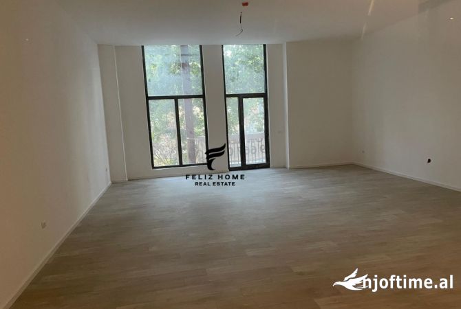 Ambient biznesi me qera 3+1 ne Tirane - 2,500 Euro