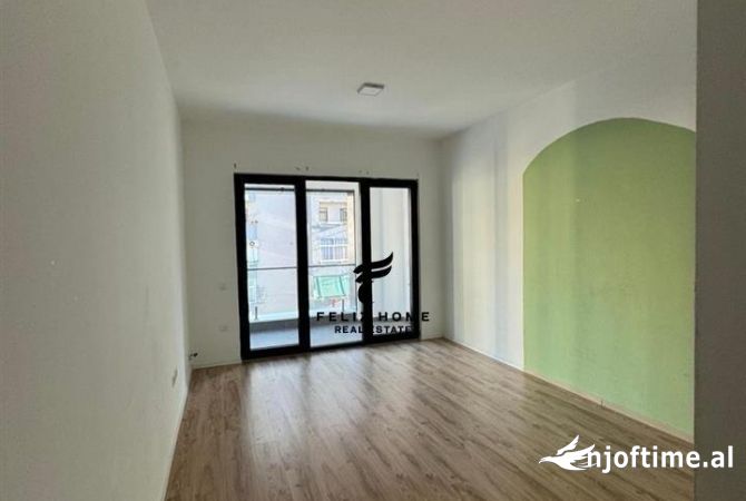 Ambient biznesi me qera 3+1 ne Tirane - 2,000 Euro