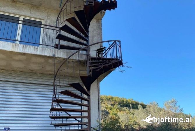 Ambient biznesi me qera 4+1 ne Tirane - 700 Euro