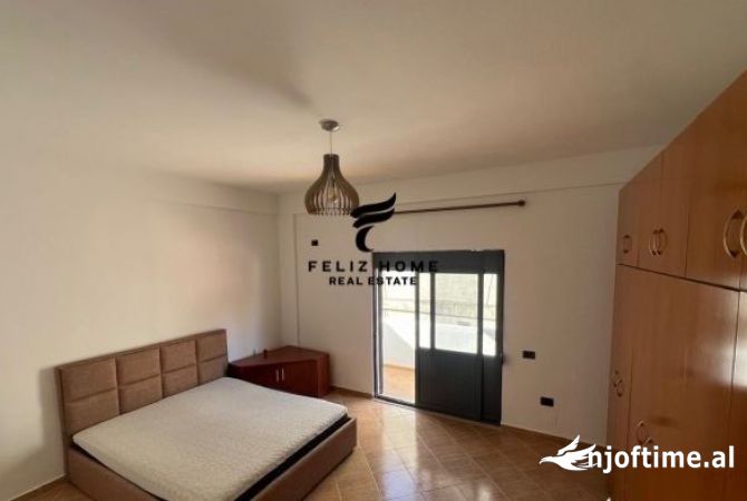 Shtepi ne shitje Apartament ne Tirane, 3+1, Mobilimi E mobiluar, Pagesa 210,000  Euro.