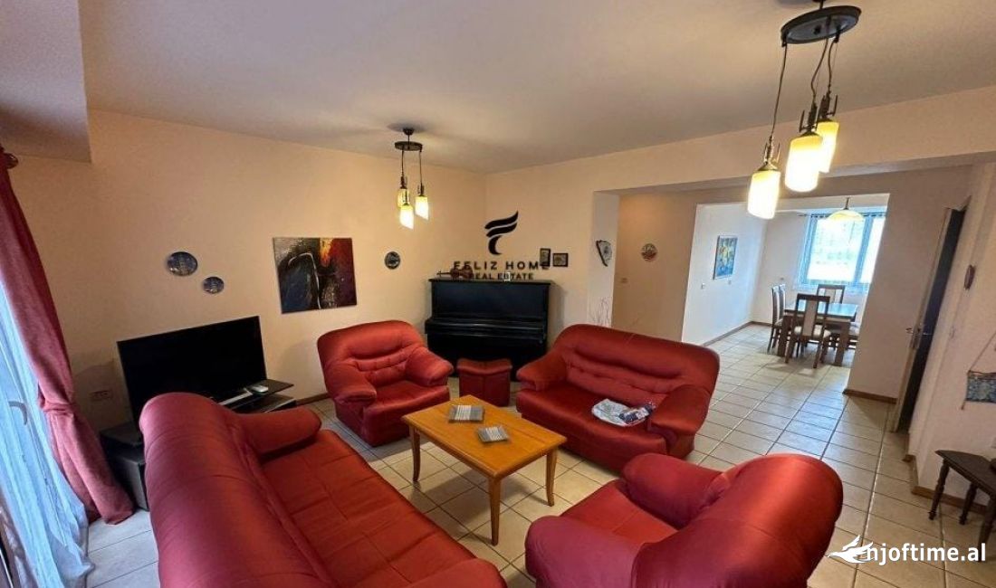 Shtepi me qera Apartament ne Tirane, 3+1, Mobilimi E mobiluar, Pagesa 550  Euro.