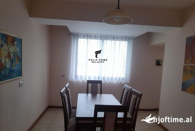 Shtepi me qera Apartament ne Tirane, 3+1, Mobilimi E mobiluar, Pagesa 550  Euro.