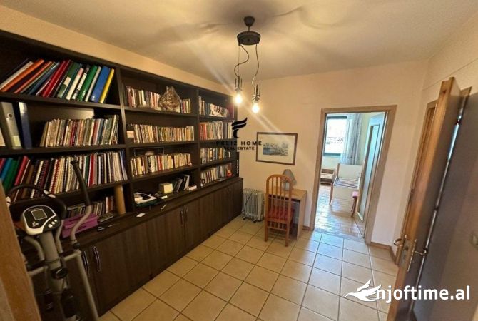 Shtepi me qera Apartament ne Tirane, 3+1, Mobilimi E mobiluar, Pagesa 550  Euro.