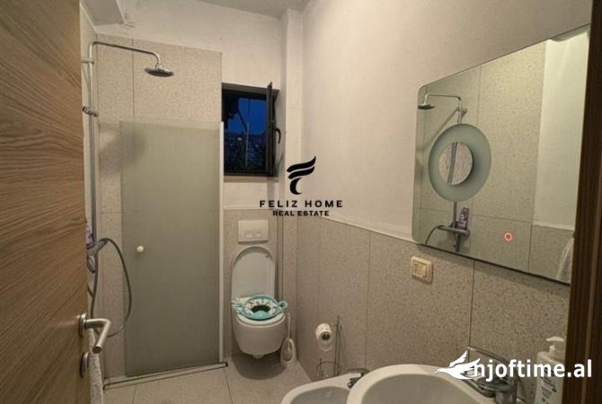 Shtepi ne shitje Apartament ne Tirane, 3+1, Mobilimi E mobiluar, Pagesa 295,000  Euro.