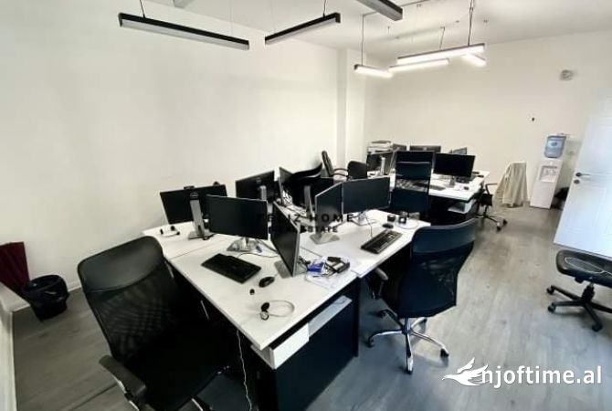 Ambient biznesi me qera 3+1 ne Tirane - 900 Euro