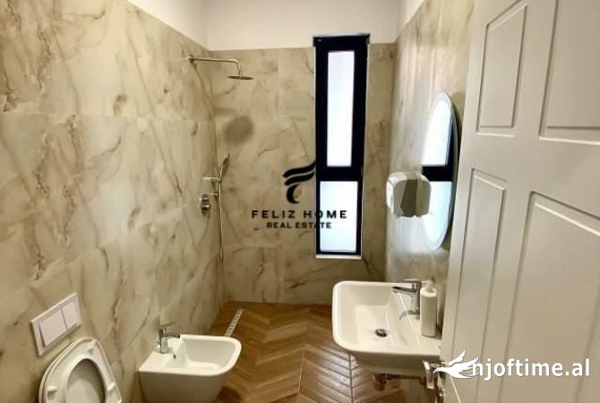 ZYRE ME QERA 133 M2 21 DHJETORI 900 EURO