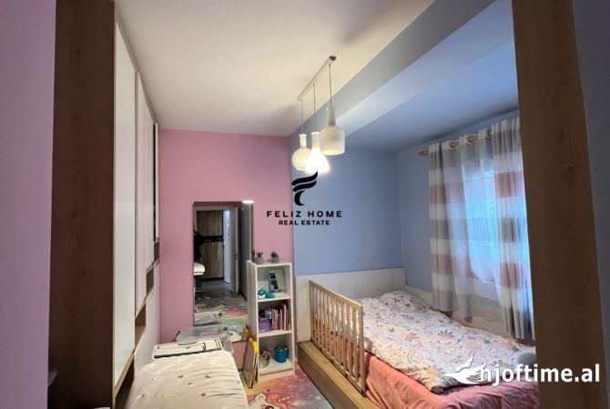 Shtepi ne shitje Apartament ne Tirane, 2+1, Mobilimi E mobiluar, Pagesa 240,000  Euro.
