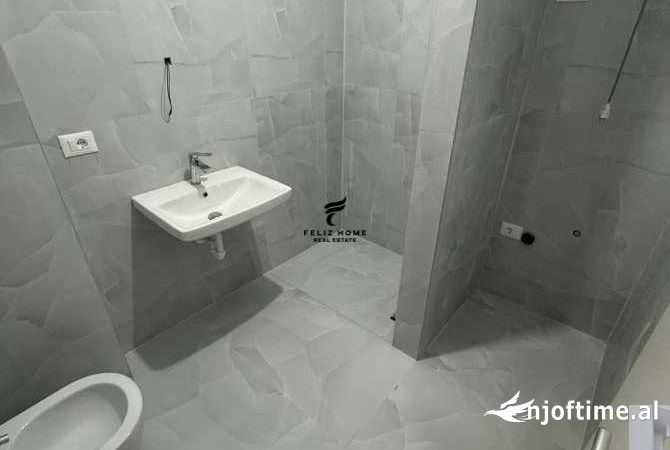 Shtepi me qera Apartament ne Tirane, 2+1, Mobilimi Bosh, pa mobiluar, Pagesa 400  Euro.