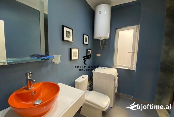 Shtepi me qera Apartament ne Tirane, 2+1, Mobilimi E mobiluar, Pagesa 800  Euro.