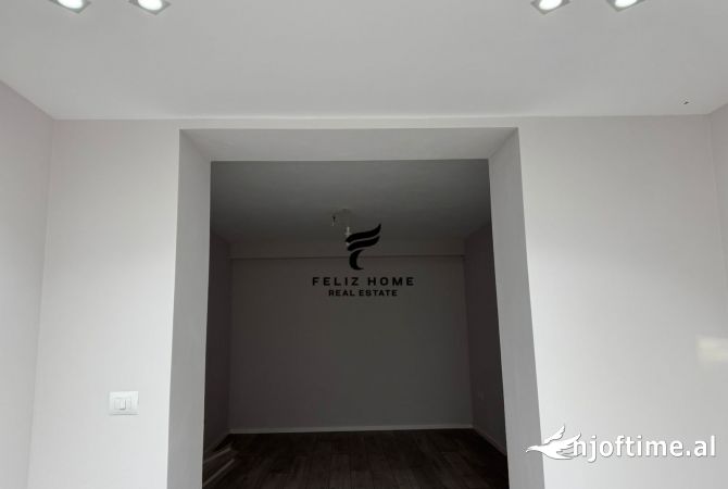 ZYRE ME QERA 73 M2 RRUGA E ELBASANIT 2500 EURO