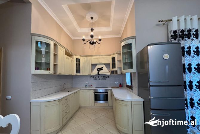 Shtepi me qera Apartament ne Tirane, 2+1, Mobilimi E mobiluar, Pagesa 800  Euro.