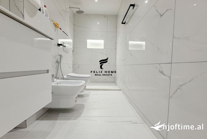 Shtepi ne shitje Apartament ne Tirane, 2+1, Mobilimi Bosh, pa mobiluar, Pagesa 450,000  Euro.