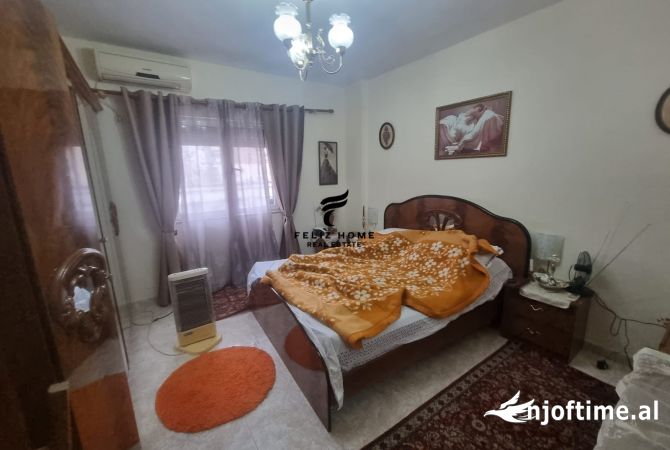 Shtepi ne shitje Apartament ne Tirane, 2+1, Mobilimi E mobiluar, Pagesa 220,000  Euro.