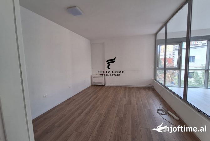 ZYRE ME QERA 170 M2 RRUGA E KAVAJES 2200 EURO