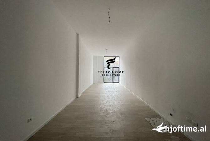 Ambient biznesi me qera 3+1 ne Tirane - 1,300 Euro