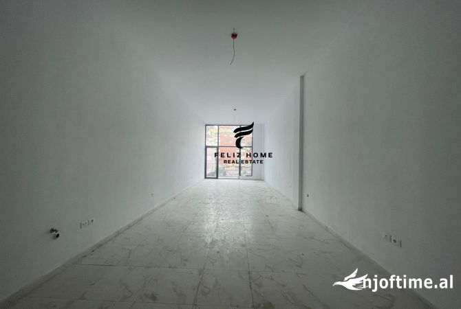 Ambient biznesi me qera 3+1 ne Tirane - 1,400 Euro