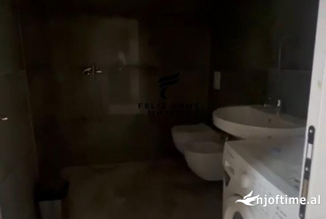 Ambient biznesi me qera 3+1 ne Tirane - 600 Euro