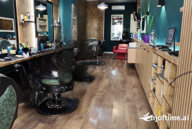 Ambient biznesi ne shitje 1+1 ne Tirane - 180,000 Euro