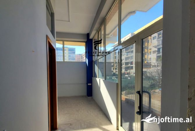 Ambient biznesi me qera 3+1 ne Tirane - 60,000 Leke