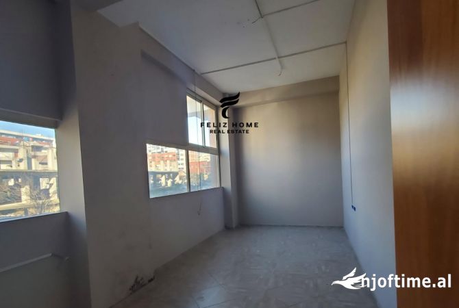 Ambient biznesi me qera 3+1 ne Tirane - 60,000 Leke