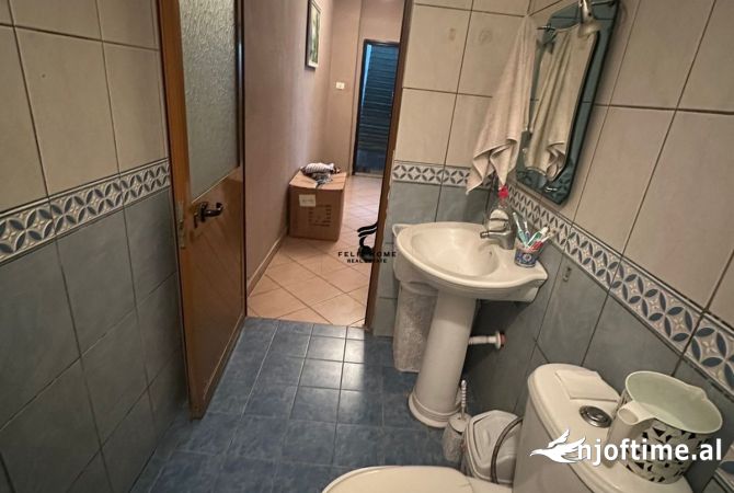 Shtepi me qera Apartament ne Tirane, 2+1, Mobilimi E mobiluar, Pagesa 700  Euro.