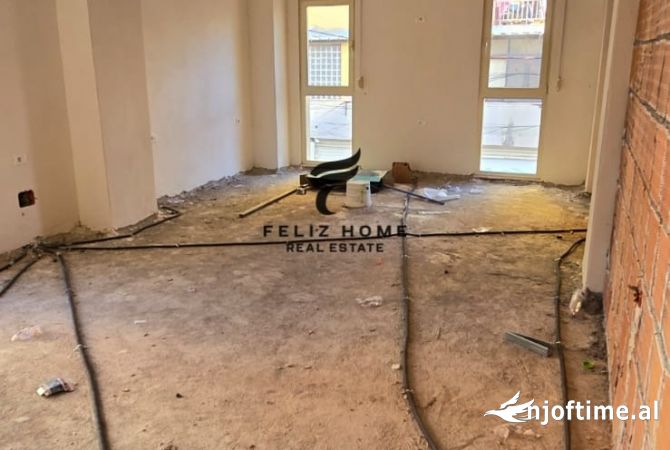 Shtepi ne shitje Apartament ne Tirane, 2+1, Mobilimi Bosh, pa mobiluar, Pagesa 179,000  Euro.