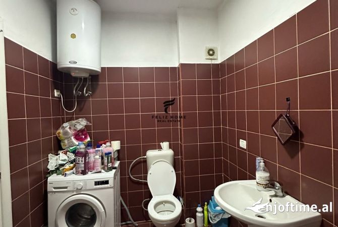 Shtepi ne shitje Apartament ne Tirane, 1+1, Mobilimi E mobiluar, Pagesa 98,000  Euro.