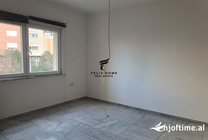 Ambient biznesi me qera 3+1 ne Tirane - 900 Euro