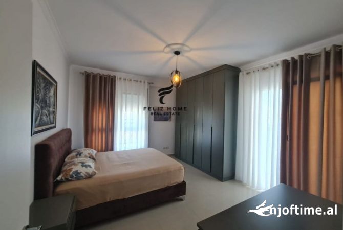 Shtepi me qera Apartament ne Tirane, 3+1, Mobilimi E mobiluar, Pagesa 800  Euro.