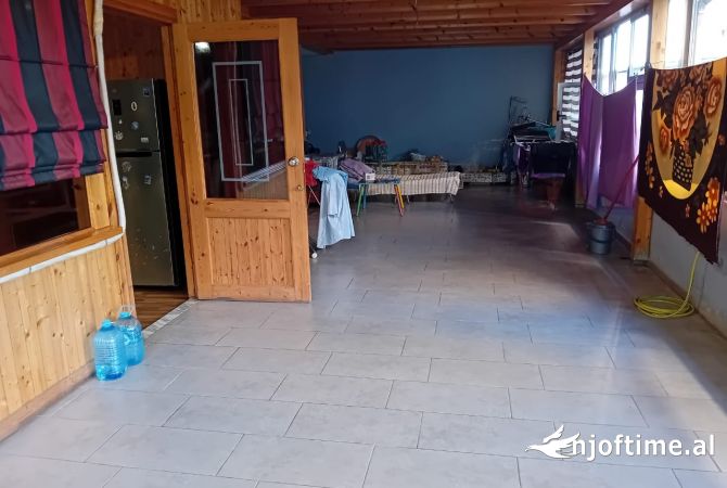 Shtepi ne shitje Apartament ne Tirane, 2+1, Mobilimi E mobiluar, Pagesa 155,000  Euro.