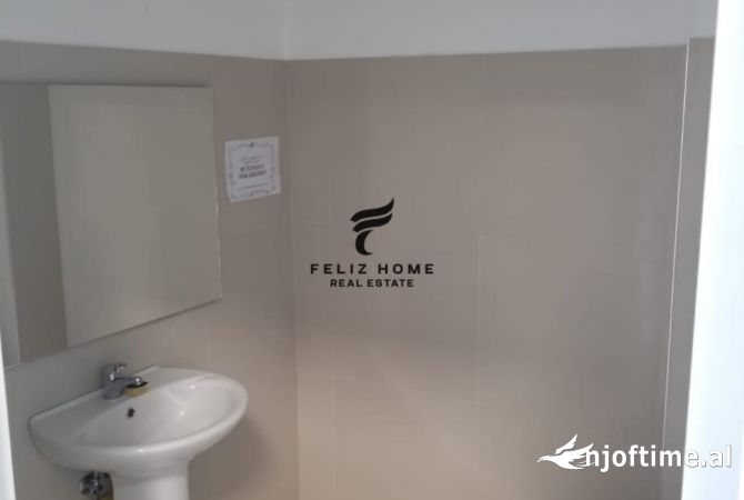 ZYRE ME QERA 250 M2 MINISTRIA E JASHTME 2500 EURO