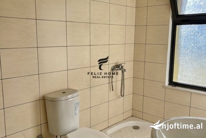 Shtepi ne shitje Apartament ne Tirane, 2+1, Mobilimi E mobiluar, Pagesa 140,000  Euro.