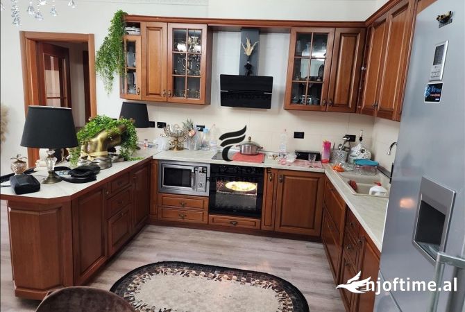 Shtepi ne shitje 2+1 ne Tirane - 288,000 Euro