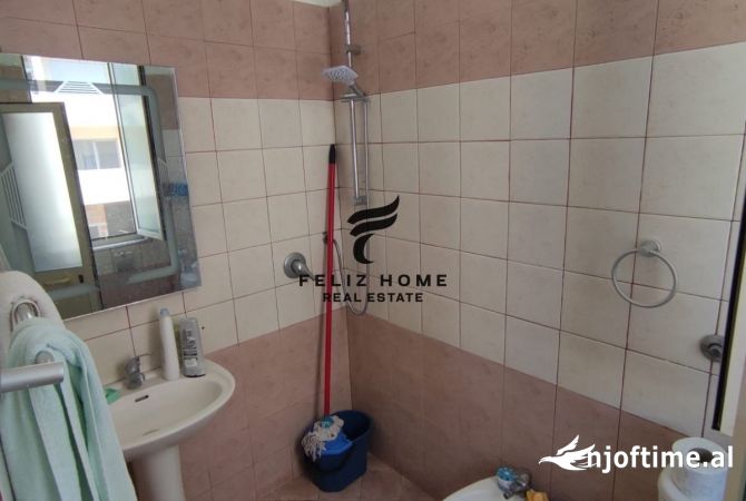 Shtepi ne shitje Apartament ne Durres, 2+1, Mobilimi E mobiluar, Pagesa 206,000  Euro.