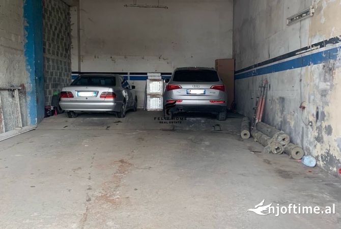 Ambient biznesi me qera 4+1 ne Tirane - 1,400 Euro