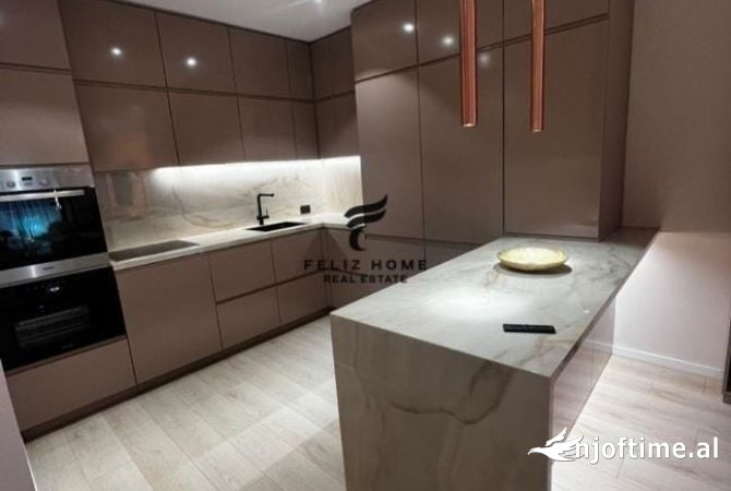 Shtepi me qera 2+1 ne Tirane - 1,800 Euro