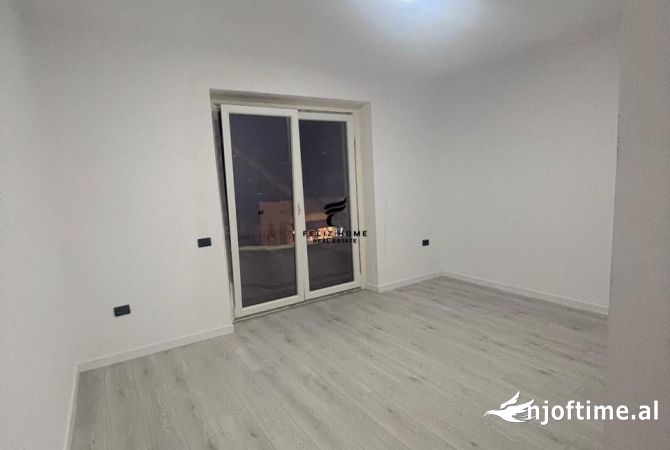 Ambient biznesi me qera 3+1 ne Tirane - 1,000 Euro