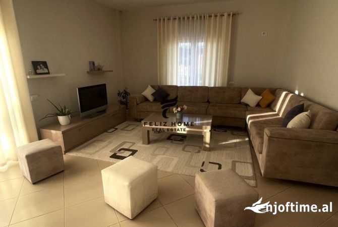 Shtepi me qera 3+1 ne Tirane - 2,500 Euro