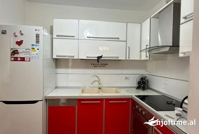 Shtepi me qera Apartament ne Tirane, 2+1, Mobilimi E mobiluar, Pagesa 700  Euro.