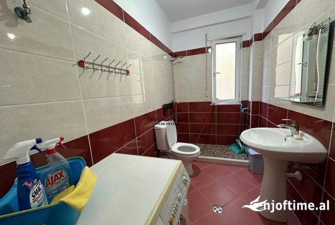 Shtepi me qera Apartament ne Tirane, 2+1, Mobilimi E mobiluar, Pagesa 550  Euro.