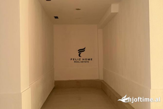 AMBIENT BIZNESI ME QERA 103 M2 QYTET STUDENTI 80.000 LEKE 