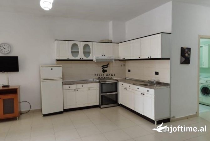 Shtepi me qera 2+1 ne Tirane - 380 Euro