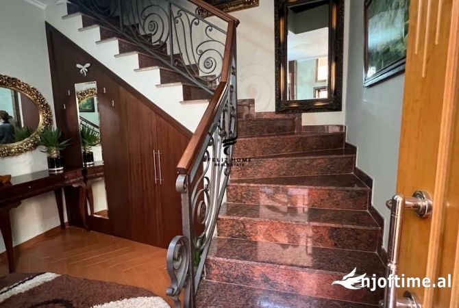 Shtepi me qera Vila Luksoze ne Tirane, 2+1, Mobilimi E mobiluar, Pagesa 1,300  Euro.