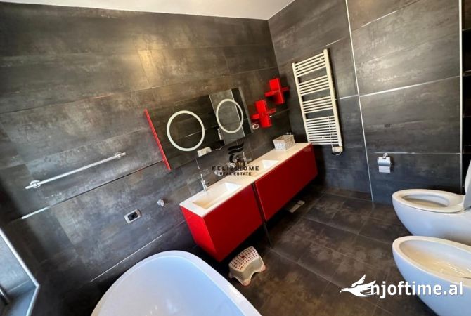 Casa in affitto 3+1 a Tirana - 1,100 Euro