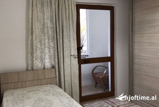 Shtepi me qera Apartament ne Tirane, 3+1, Mobilimi E mobiluar, Pagesa 530  Euro.