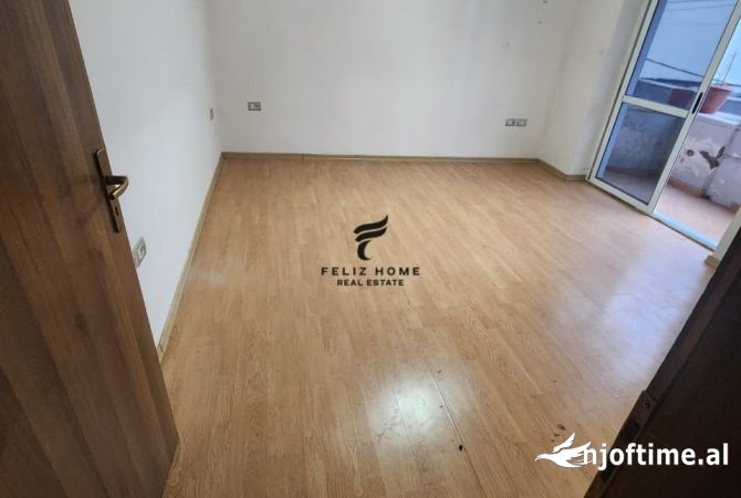 Ambient biznesi me qera 3+1 ne Tirane - 70,000 Leke