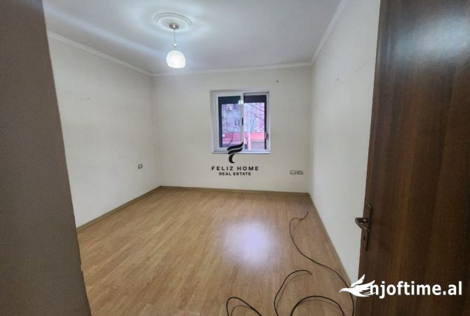 Ambient biznesi me qera 3+1 ne Tirane - 70,000 Leke