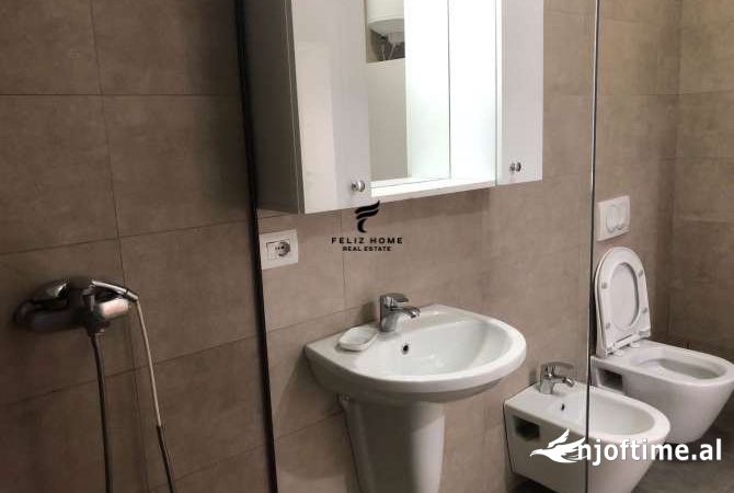 Shtepi me qera Apartament ne Tirane, 2+1, Mobilimi E mobiluar, Pagesa 750  Euro.